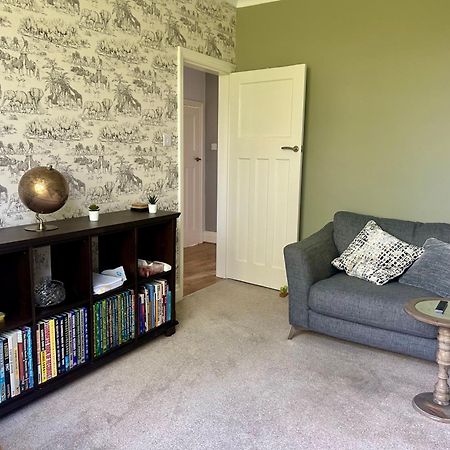 Lovely, Large Double Bedroom With Park View In Home Hazel Grove Exterior photo
